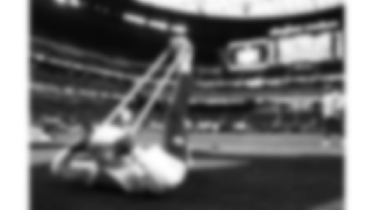 Kansas City Chiefs linebacker Nick Bolton (32) stretches prior to a week 18 NFL football game against the Las Vegas Raiders, Sunday, January 4, 2026 in Las Vegas, NV.