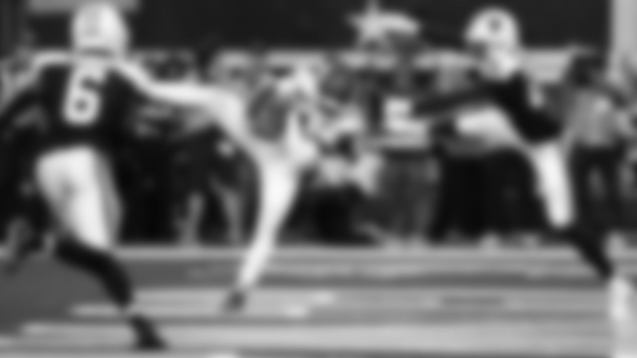 Kansas City Chiefs wide receiver Rashee Rice (4) scores a touchdown during a week 13 NFL Football game against the Dallas Cowboys on Thursday, November 27, 2025 in Dallas, Texas.