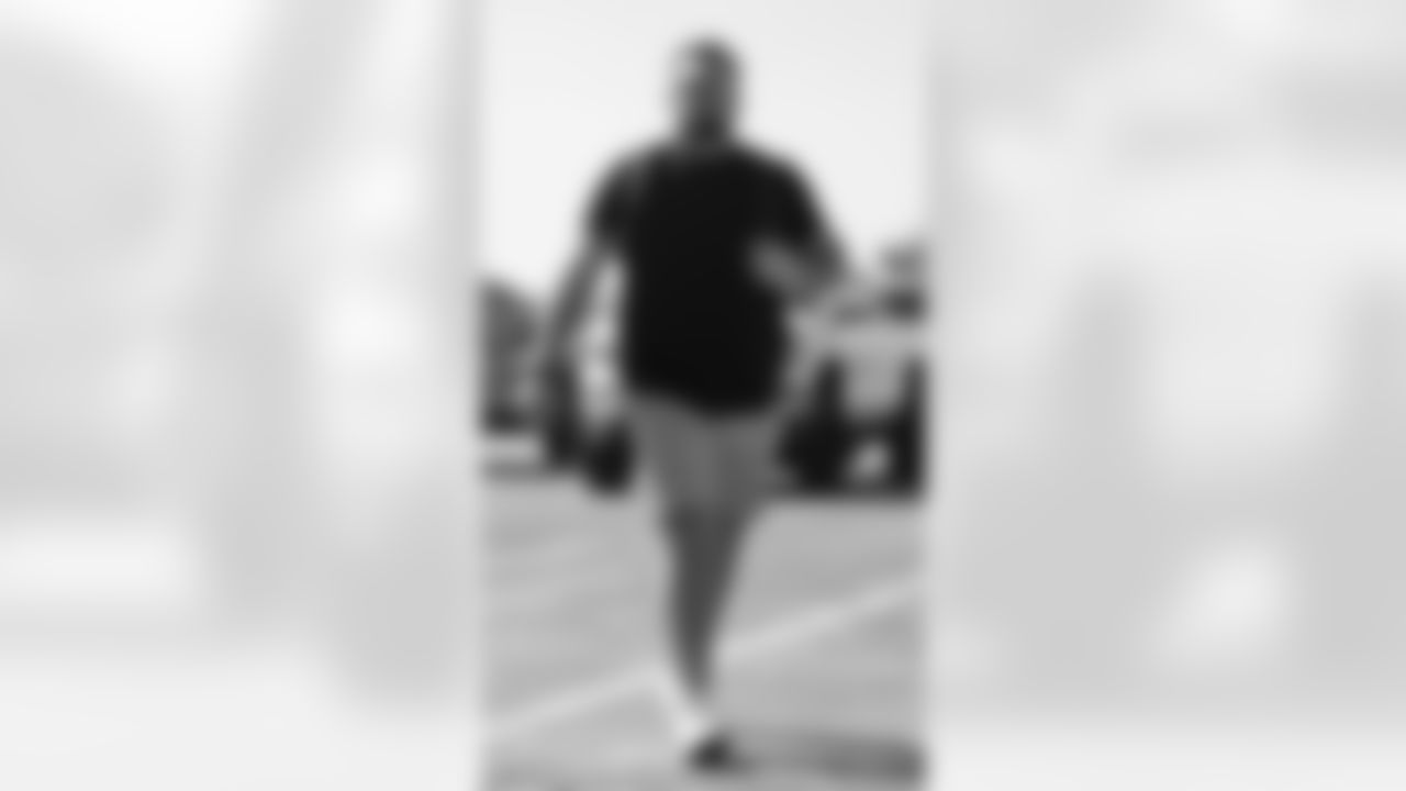 Kansas City Chiefs offensive lineman Mike Caliendo (66) arrives prior to a preseason week 3 NFL football game against the Chicago Bears, Friday, August 22, 2025.