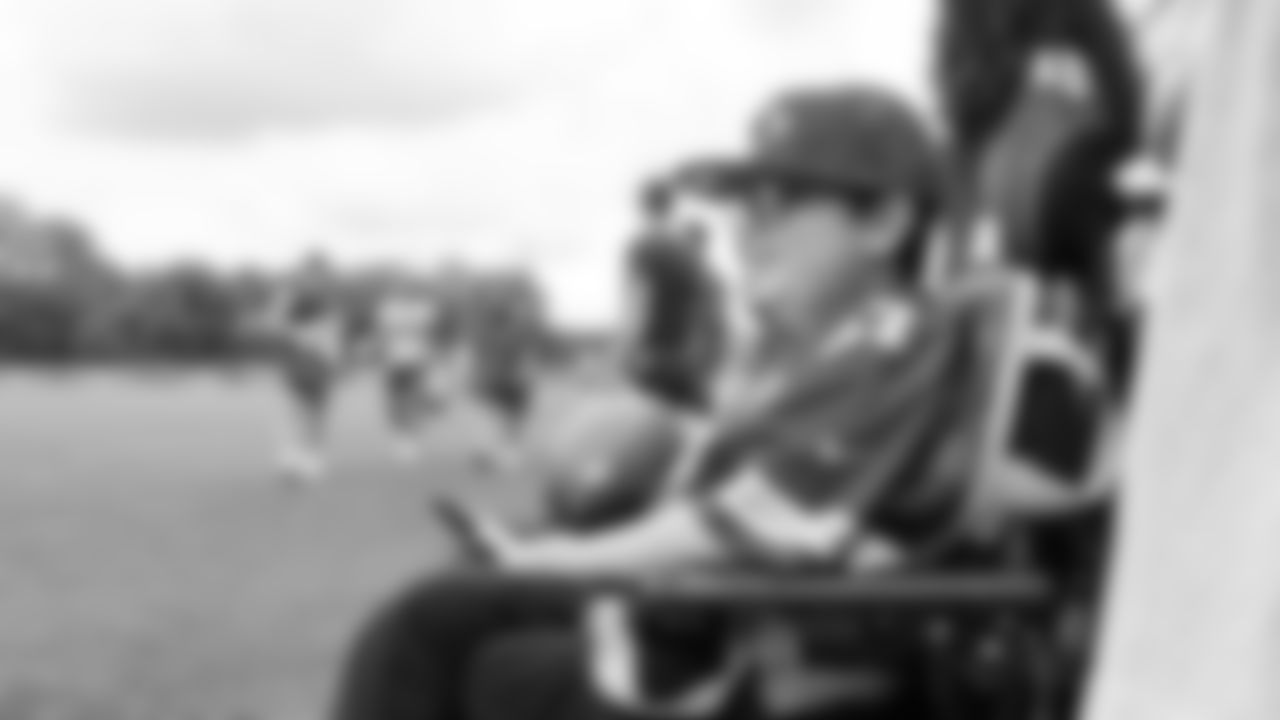 Josh "Turbo" Pham, a child battling an aggressive disease, visits practice during phase 3 of OTAs on Friday, June 13, 2025 in Kansas City, MO.