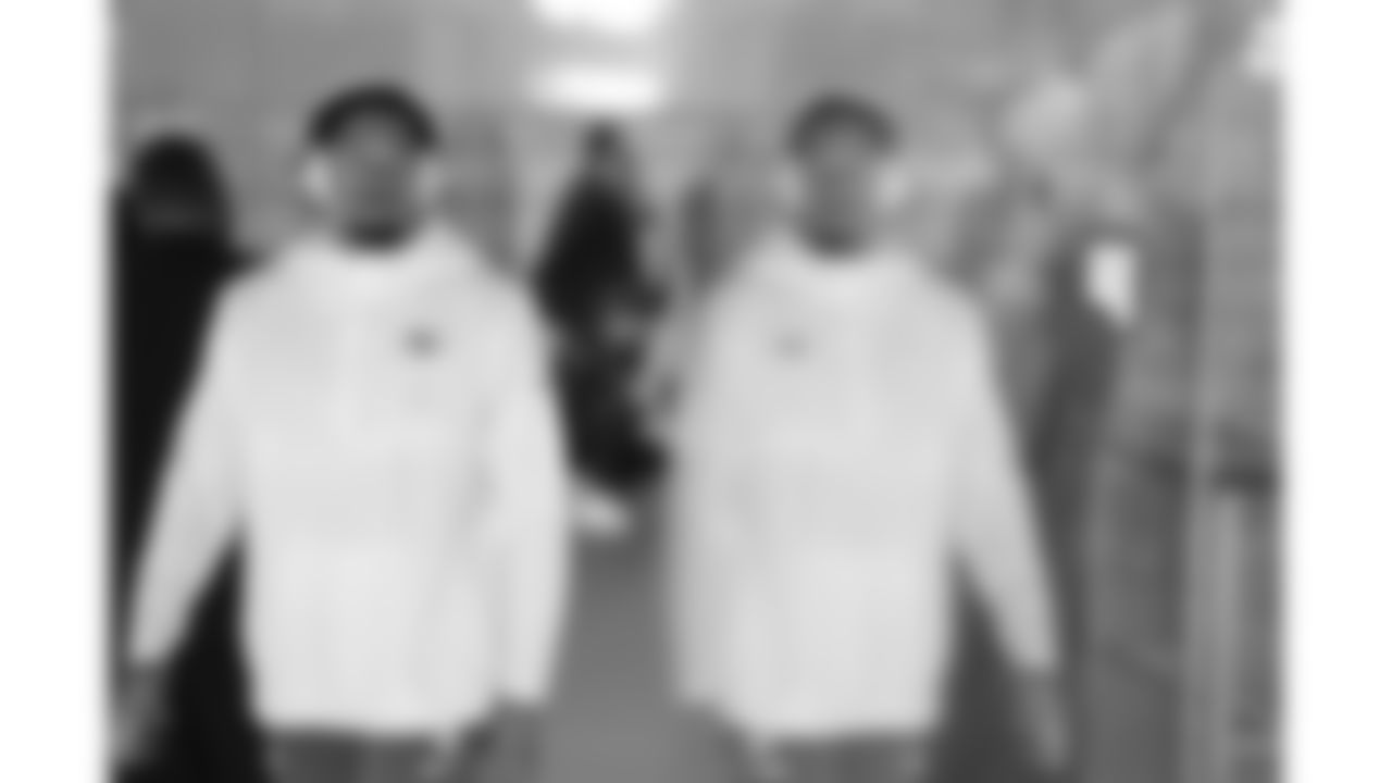 Kansas City Chiefs safety Bryan Cook (6) prior to a week 13 NFL football game against the Dallas Cowboys on Thursday, November 27, 2025 in Arlington, TX.