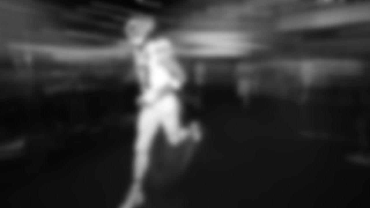 Kansas City Chiefs tight end Travis Kelce (87) prior to a week 13 NFL football game against the Dallas Cowboys on Thursday, November 27, 2025 in Arlington, TX.