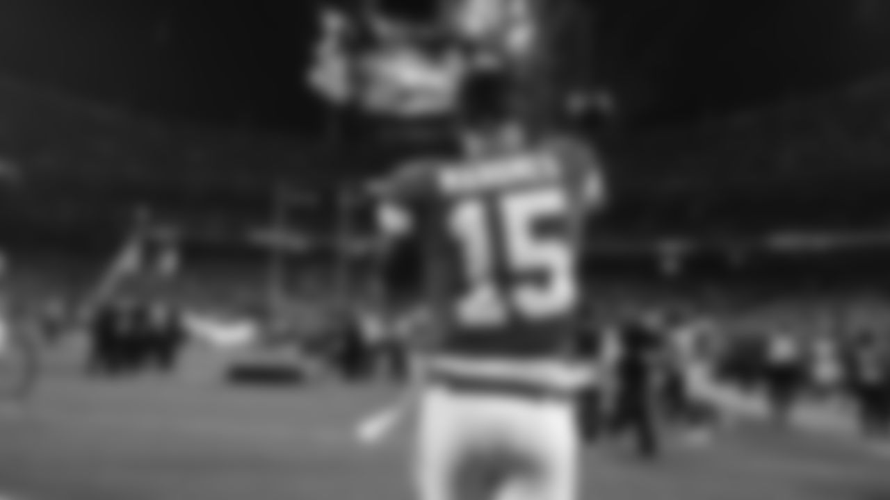 Kansas City Chiefs quarterback Patrick Mahomes (15) warms up prior to a week 8 NFL Football game against the Washington Commanders on Monday, October 27, 2025 in Kansas City, MO.