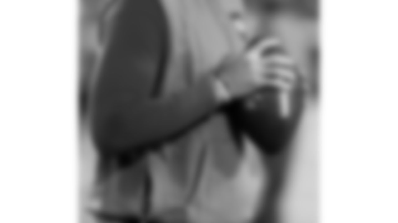 Kansas City Chiefs quarterback Patrick Mahomes (15) warms up prior to a week 8 NFL Football game against the Washington Commanders on Monday, October 27, 2025 in Kansas City, MO.