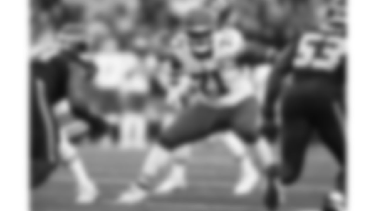 Kansas City Chiefs tackle Josh Simmons (71) blocks during a preseason week 2 NFL football game against the Seattle Seahawks, Friday, August 15, 2025 in Seattle, WA.