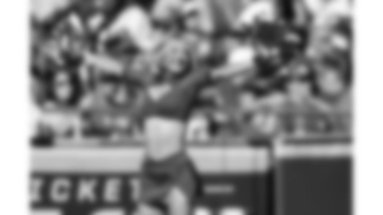 A Kansas City Chiefs Cheerleader performs during a week 7 NFL Football game against the Las Vegas Raiders on Sunday, October 19, 2025.