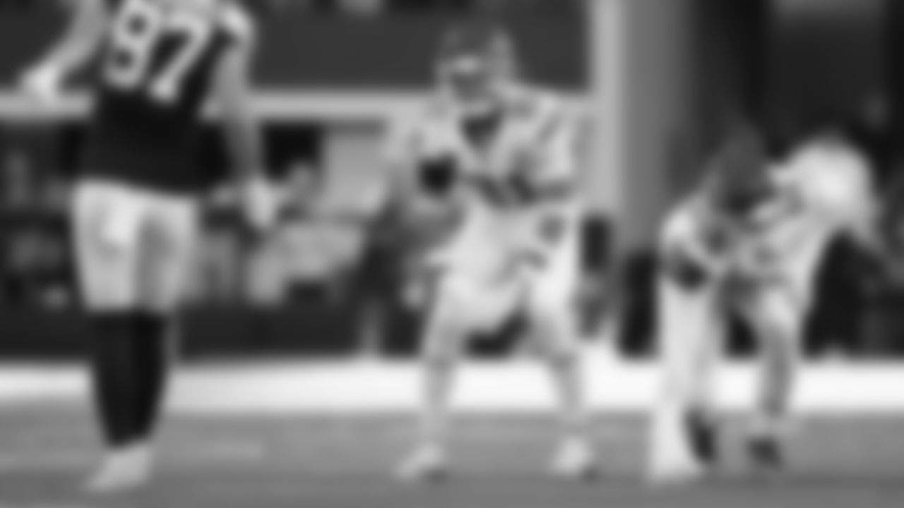 Kansas City Chiefs defensive back Jaden Hicks (21) during a week 13 NFL football game against the Dallas Cowboys on Thursday, November 27, 2025 in Arlington, TX.