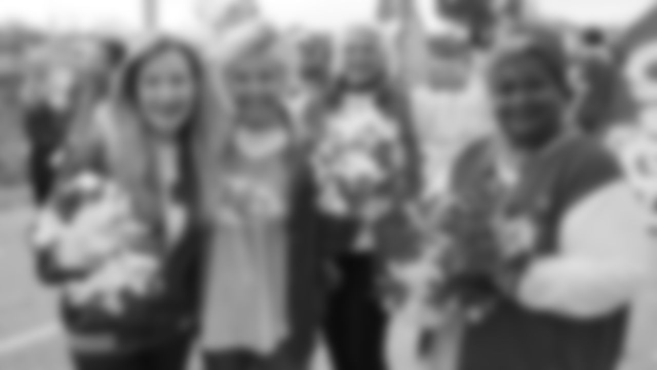 Kansas City Chiefs Alumni Cheerleaders in the pregame parade prior to a week 12 NFL Football game against the Indianapolis Colts on Sunday, November 23, 2025 in Kansas City, MO.