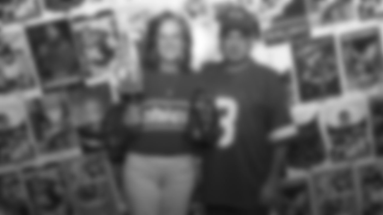 Red Coaters gather at the Kingdom Club to watch the Chiefs take on the Denver Broncos on November 16, 2025.