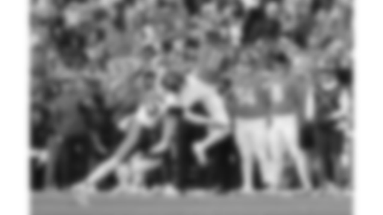 Kansas City Chiefs cornerback Jaylen Watson (35) blocks a pass attempt during a week 11 NFL Football game against the Denver Broncos on Sunday, November 16, 2025 in Denver, Colorado.