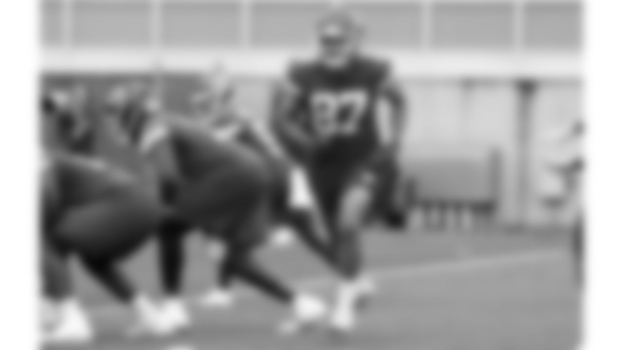 Kansas City Chiefs tight end Travis Kelce (87) practices during phase 3 of OTAs on Tuesday June 17, 2025 in Kansas City, MO.
