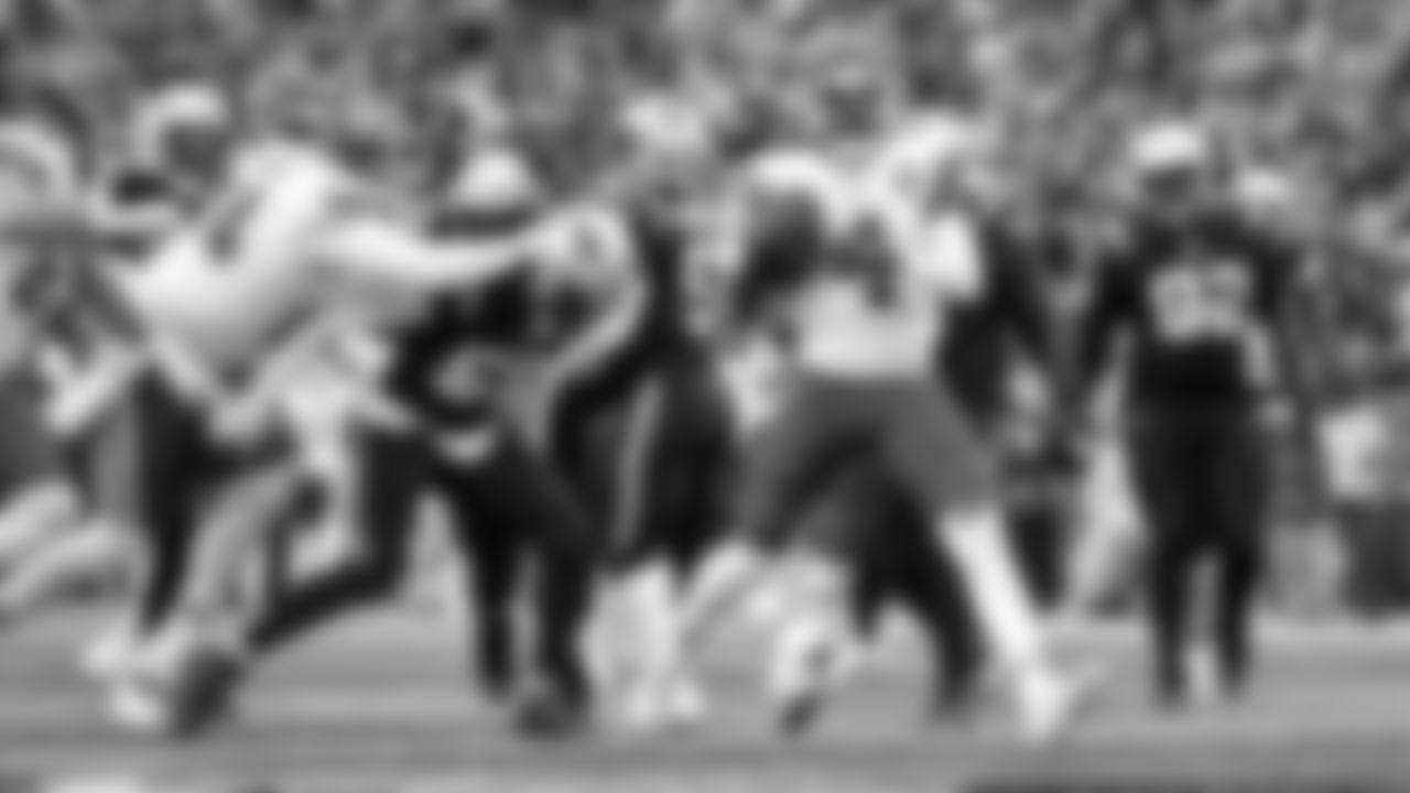 Kansas City Chiefs wide receiver Rashee Rice (4) scores a touchdown during the NFL Week 15 matchup against the New England Patriots on December 17, 2023.