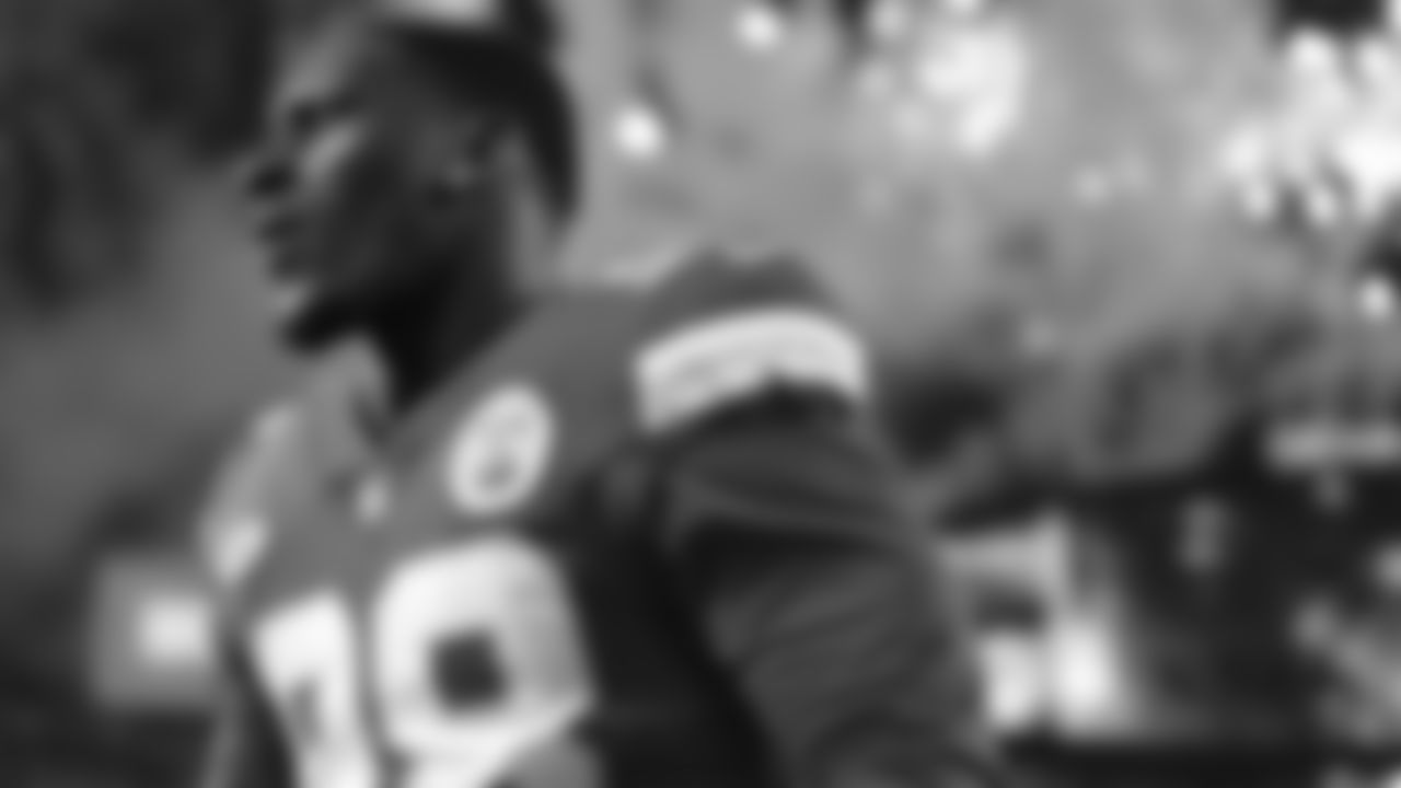 Kansas City Chiefs defensive end Tershawn Wharton (98) prior to the week 11 NFL football game against the Philadelphia Eagles, November 20, 2023 in Kansas City.