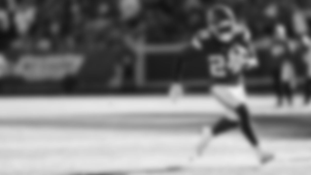 Kansas City Chiefs running back Brashard Smith (24) runs the ball during a week 12 NFL Football game against the Indianapolis Colts on Sunday, November 23, 2025 in Kansas City, MO