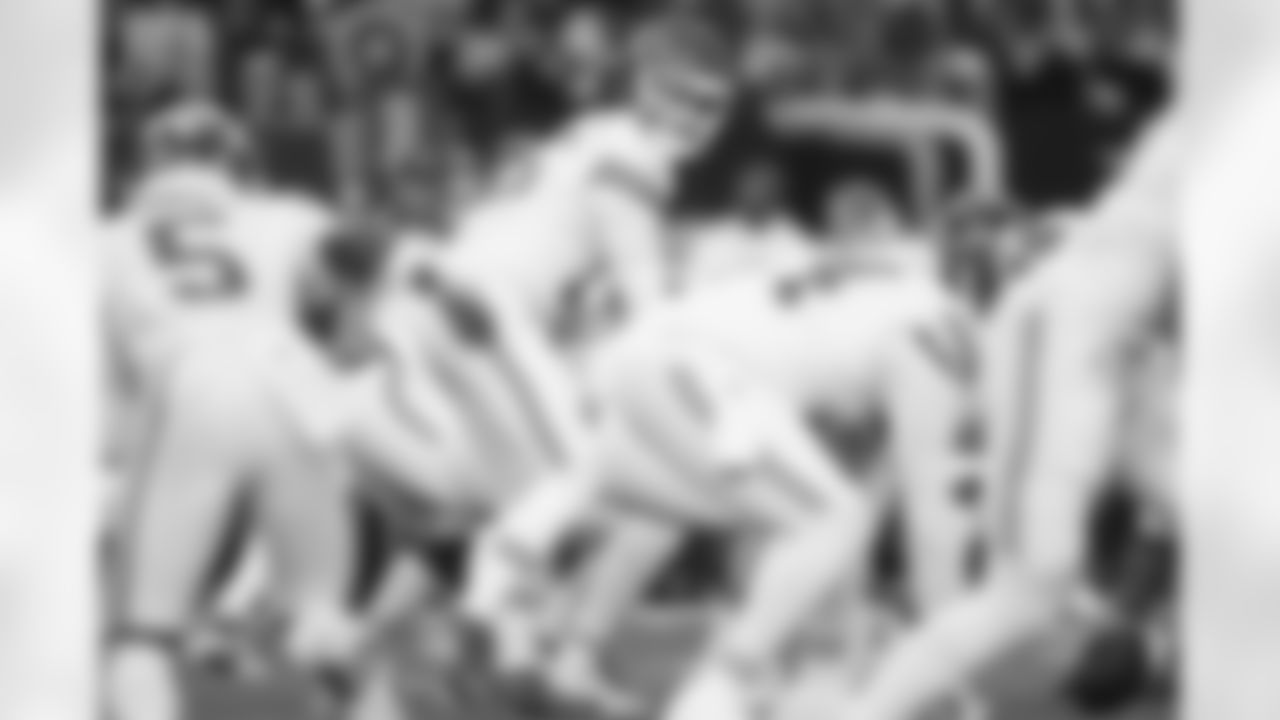 Kansas City Chiefs quarterback Patrick Mahomes (15) looks to snap during a week 13 NFL football game against the Dallas Cowboys on Thursday, November 27, 2025 in Arlington, TX.