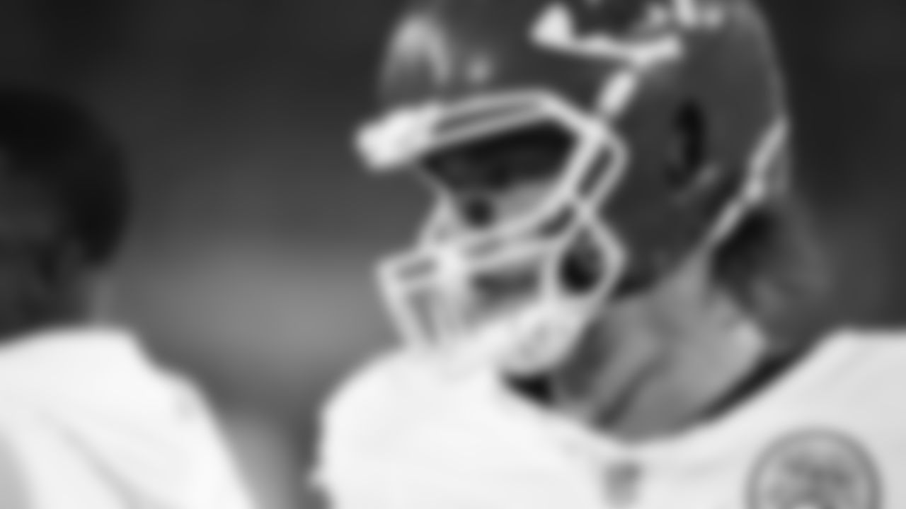 Kansas City Chiefs tight end Robert Tonyan (85) prior to a week 5 NFL football game against the Jacksonville Jaguars, Monday, October 6, 2025, in Jacksonville, FL.