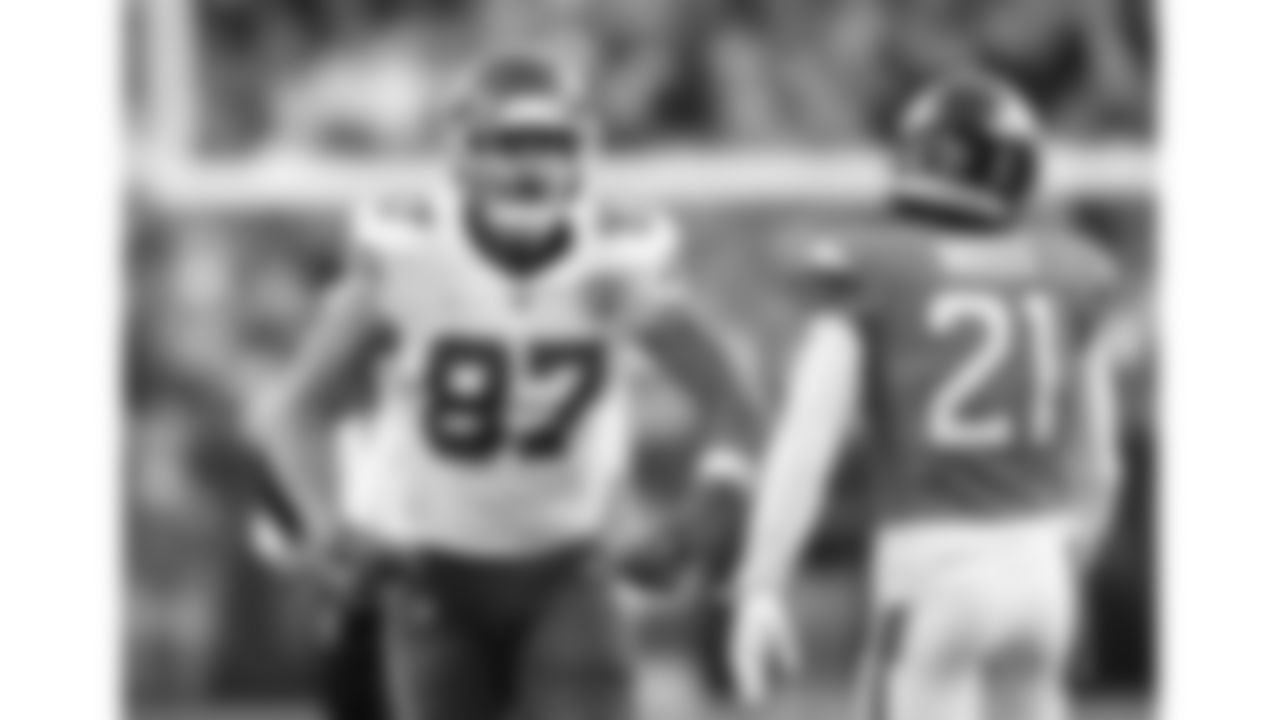 Kansas City Chiefs tight end Travis Kelce (87) celebrates during a week 11 NFL football game against the Denver Broncos, Sunday, November 16, 2025 in Denver, CO.