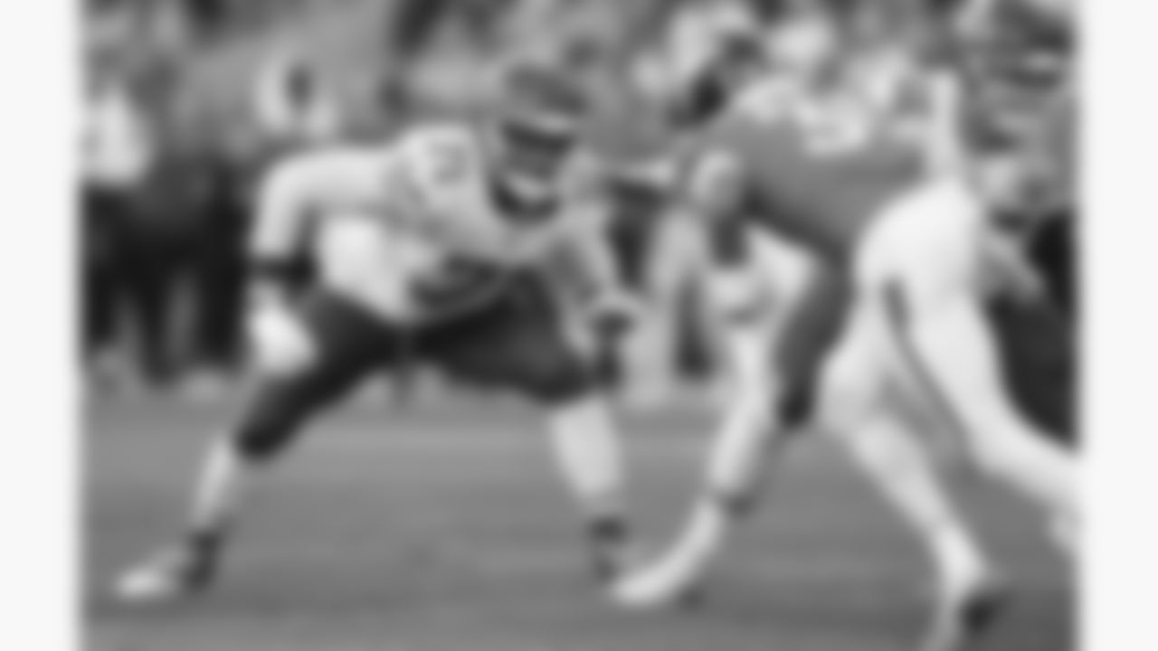 Kansas City Chiefs tackle Josh Simmons (71) in action during a week 11 NFL football game against the Denver Broncos, Sunday, November 16, 2025 in Denver, CO.