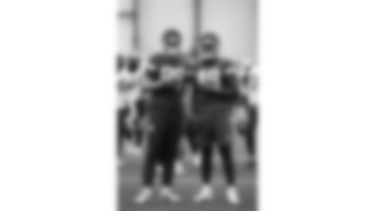 Kansas City Chiefs tight ends Jake Briningstool (88) and Tre Watson (49) during a week 16 practice on Thursday, December 18, 2025 in Kansas City, MO.