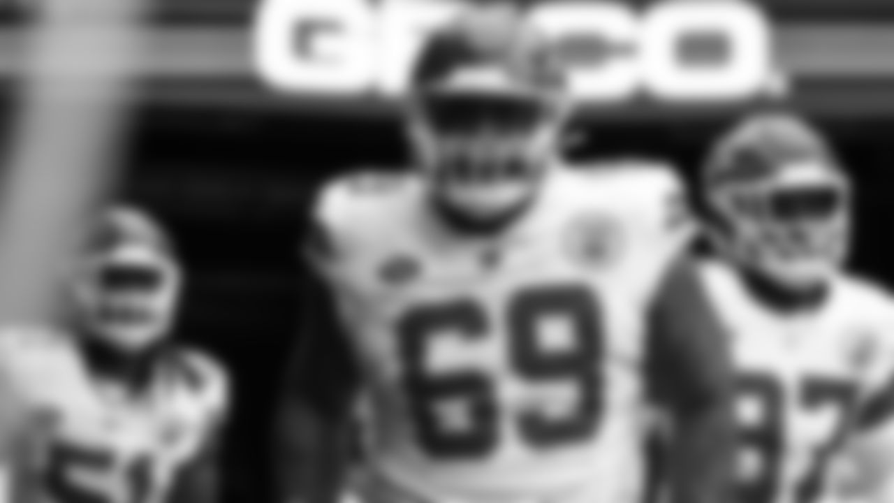 Kansas City Chiefs nose tackle Mike Pennel (69) prior to the NFL Week 15 matchup between the Kansas City Chiefs and the New England Patriots on December 17, 2023.