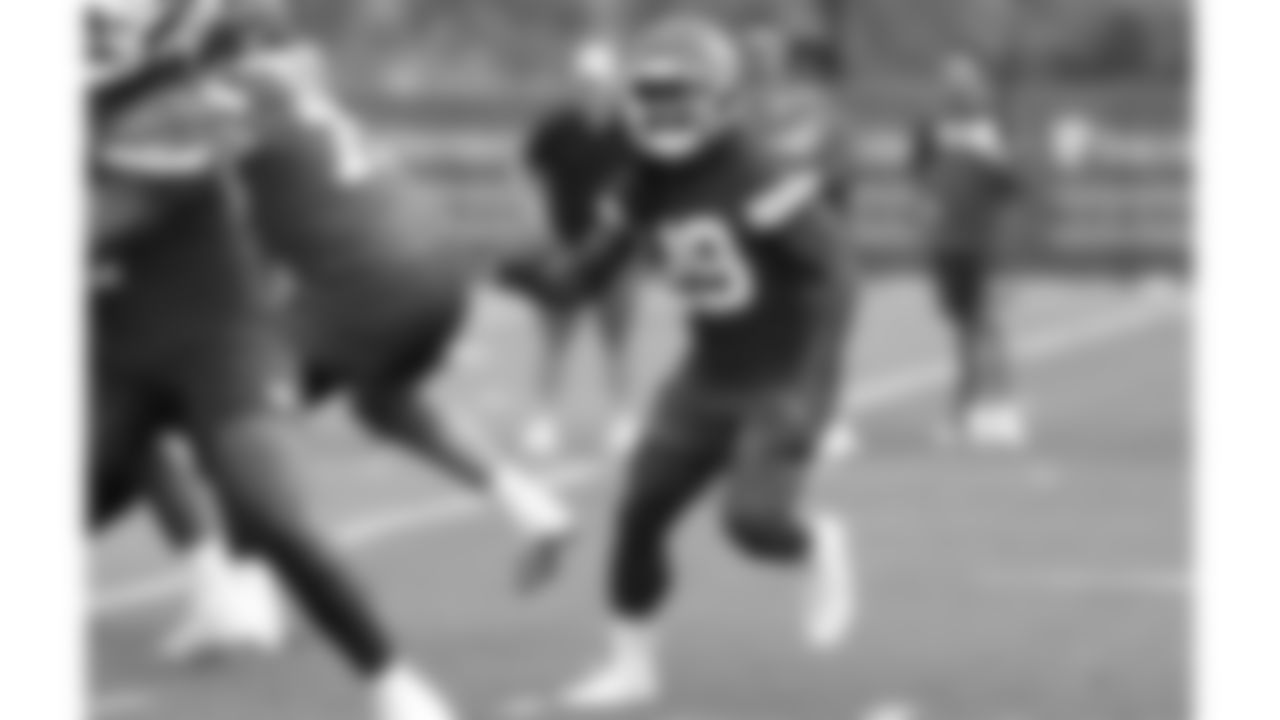 Kansas City Chiefs running back Kareem Hunt (29) practices during phase 3 of OTAs on Tuesday June 17, 2025 in Kansas City, MO.