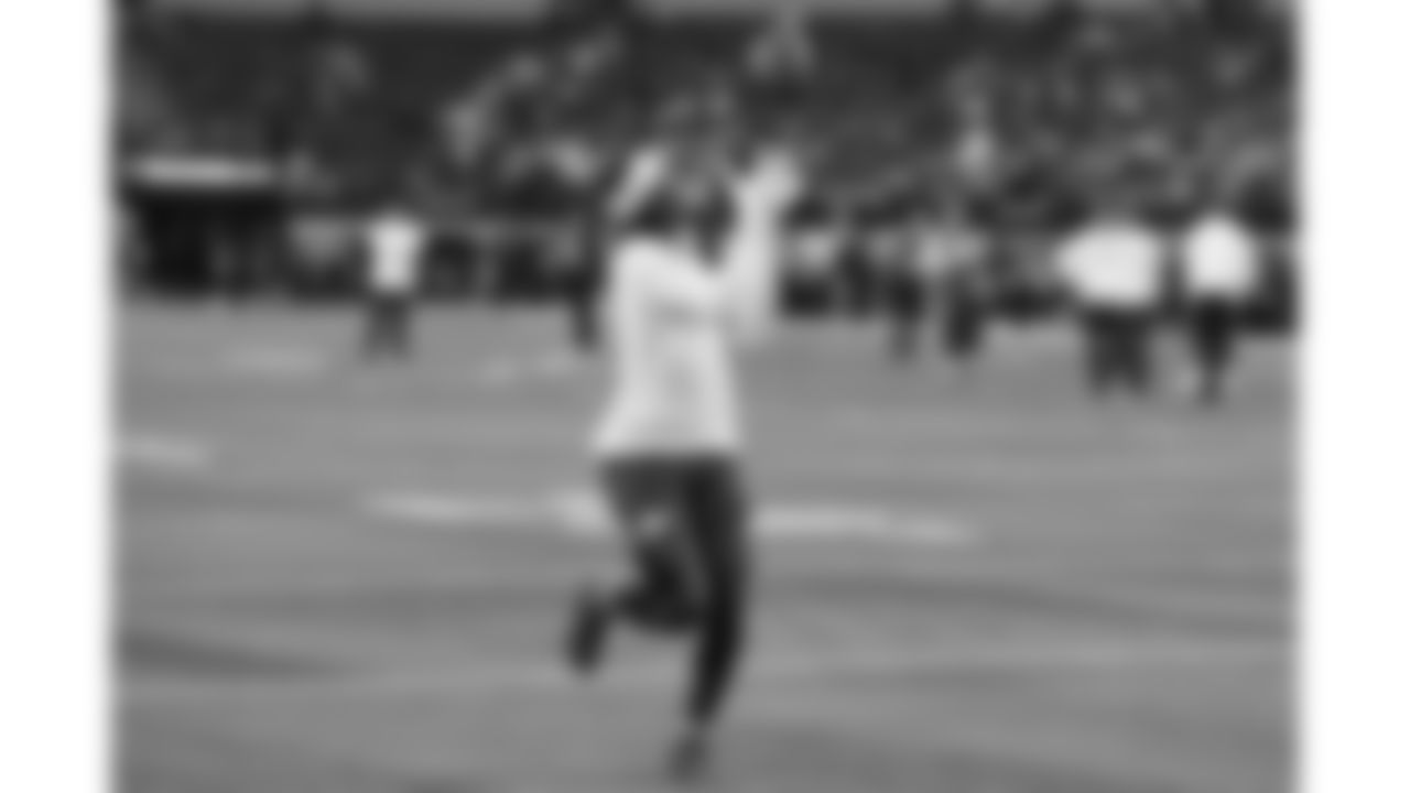 Kansas City Chiefs wide receiver Rashee Rice (4) warms up prior to a week 13 NFL football game against the Dallas Cowboys on Thursday, November 27, 2025 in Arlington, TX.