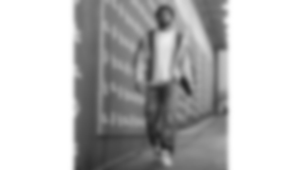 Kansas City Chiefs defensive back Jaden Hicks (21) arrives prior to an NFL week 17 matchup against the Denver Broncos, Thursday, December 25, 2025.