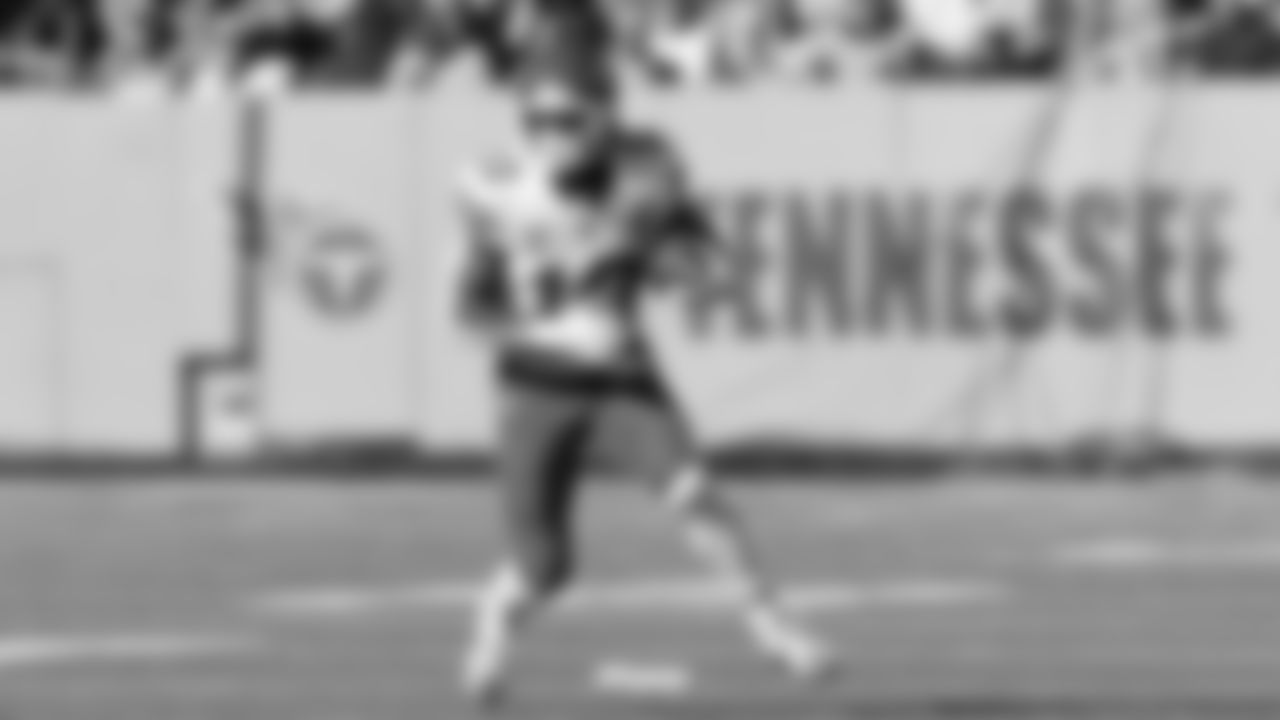 Kansas City Chiefs running back Isiah Pacheco (10) runs the ball during a week 16 NFL Football game against the Tennessee Titans on Sunday, December 21, 2025 in Nashville, Tennessee.