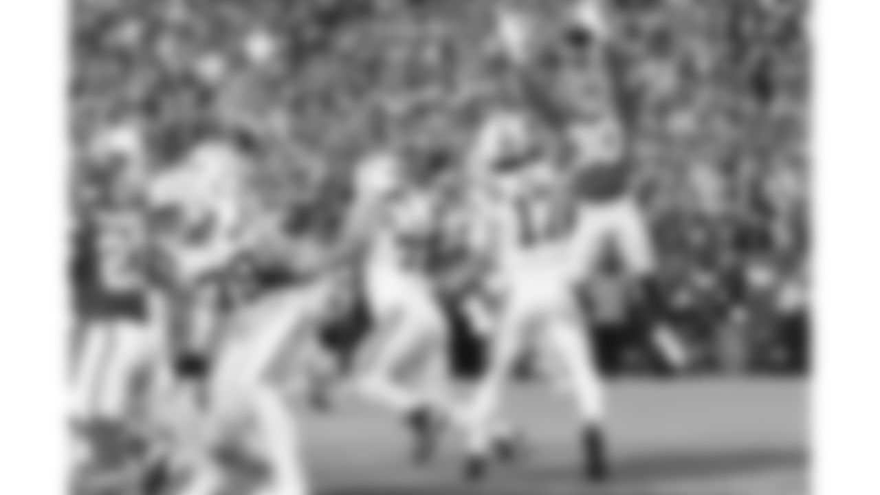 Kansas City Chiefs cornerback Chris Roland-Wallace (30) attempts to deflect a pass from Indianapolis Colts quarterback Daniel Jones (17) during a week 12 NFL football game, Sunday, November 23, 2025 in Kansas City, MO.