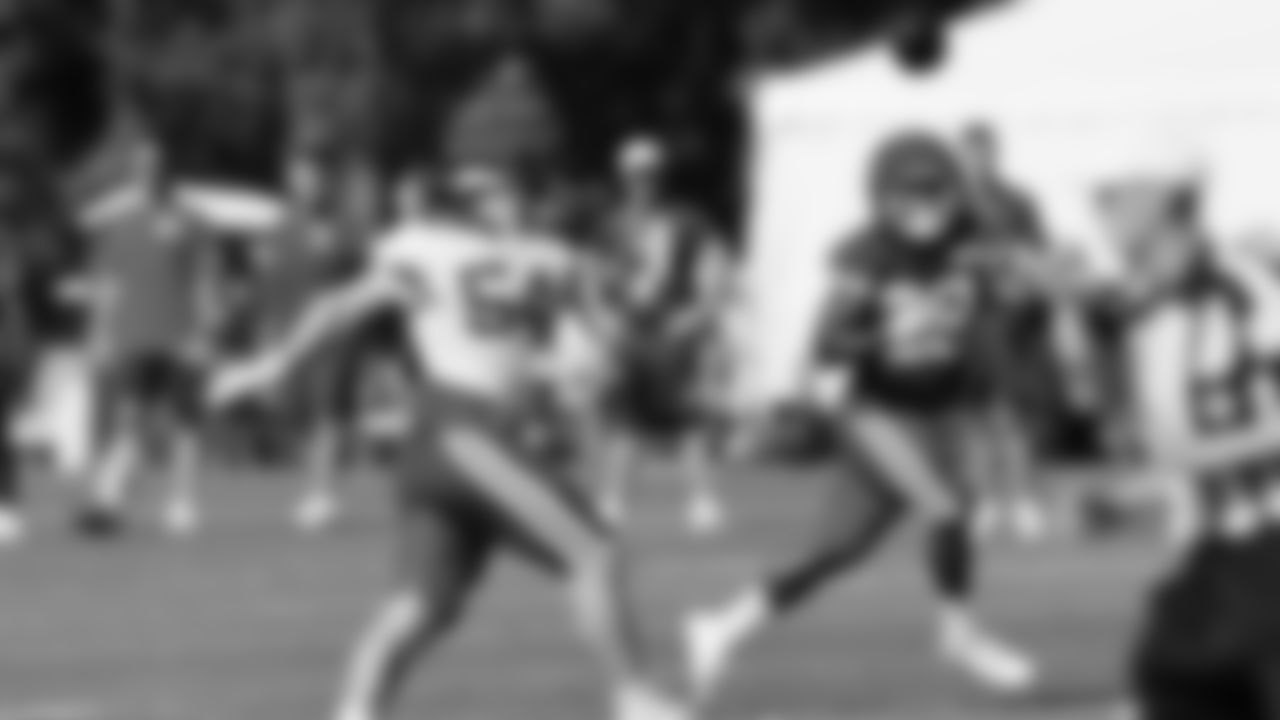 Kansas City Chiefs running back Kareem Hunt (29) during day 7 of training camp on Tuesday July 29, 2025
