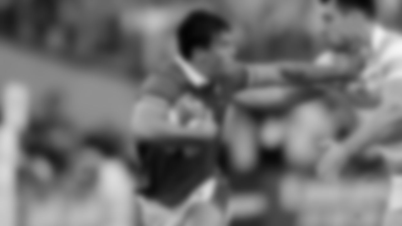 Louis-Rees-Zammit-8