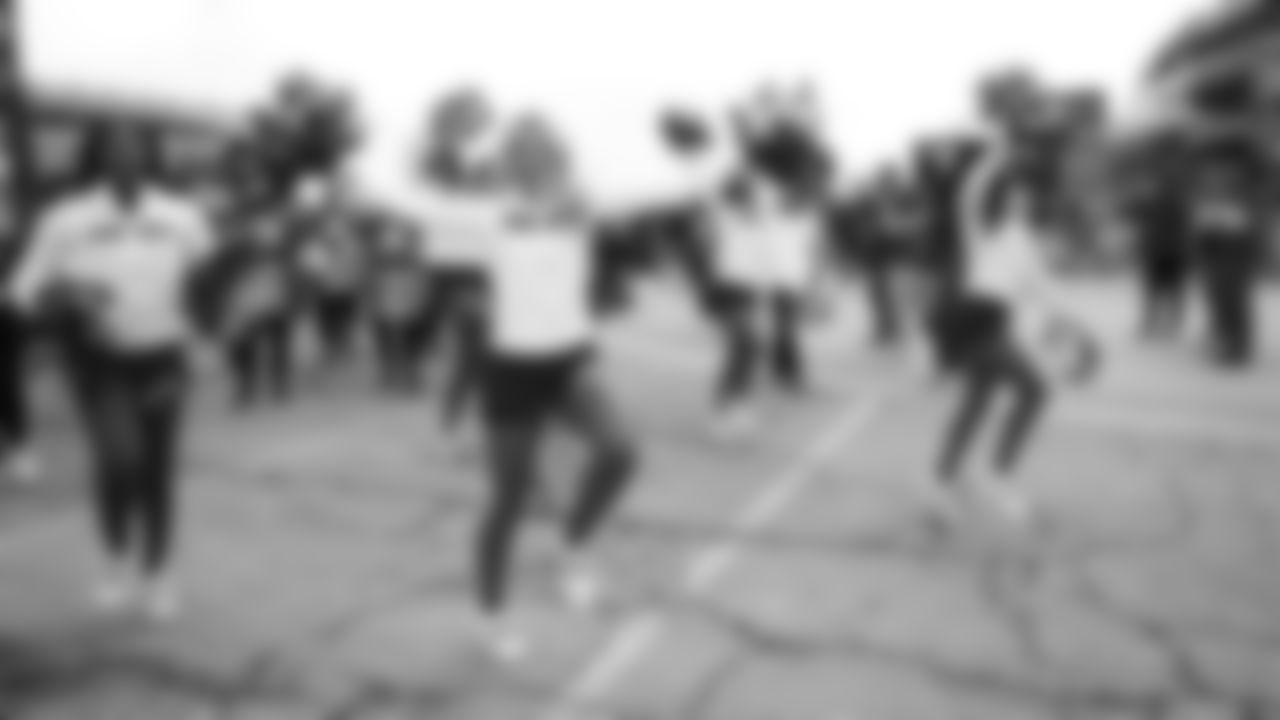 The Kansas City Chiefs Cheerleaders before a week 12 NFL football game against the Indianapolis Colts, Sunday, November 23, 2025 in Kansas City, MO.