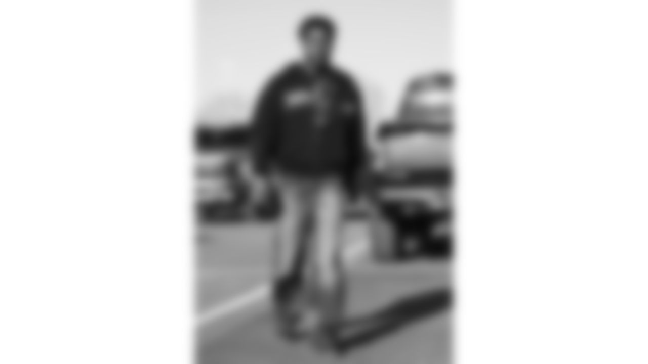 Kansas City Chiefs defensive back Chamarri Conner (27) arrives prior to an NFL week 15 matchup against the Los Angeles Chargers, Sunday December 14, 2025.