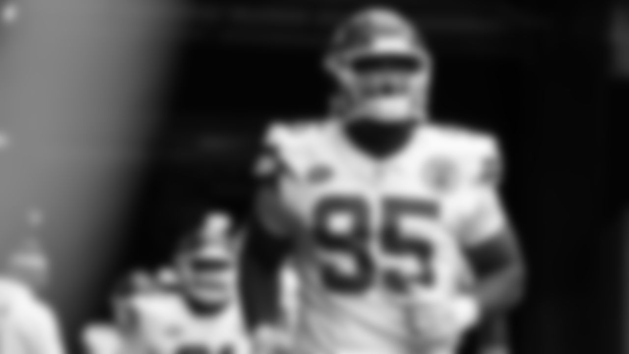 Kansas City Chiefs defensive tackle Chris Jones (95) prior to the NFL Week 15 matchup between the Kansas City Chiefs and the New England Patriots on December 17, 2023.