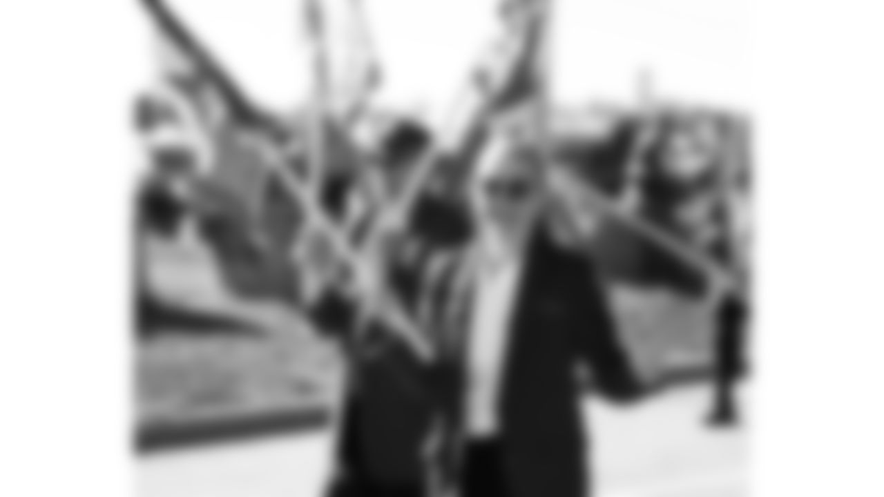 Red Coaters prior to the week 7 NFL football game against the Las Vegas Raiders on Sunday, October 19, 2025 in Kansas City, MO.