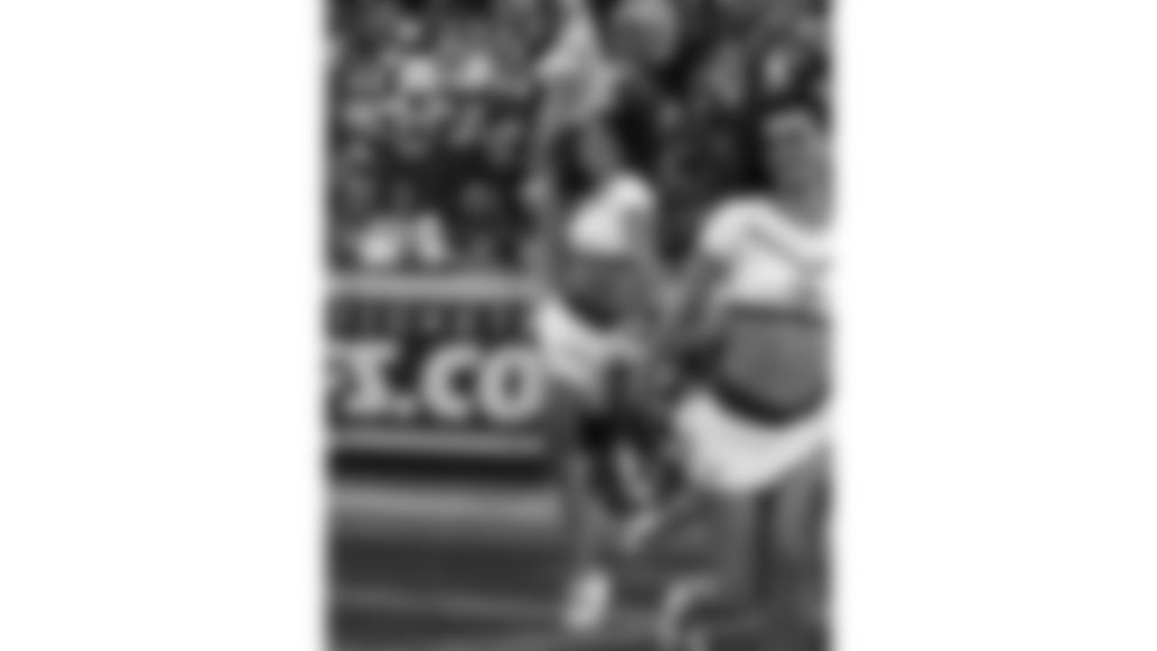 Kansas City Chiefs Cheerleaders during a week 12 NFL football game against the Indianapolis Colts, Sunday, November 23, 2025 in Kansas City, MO.