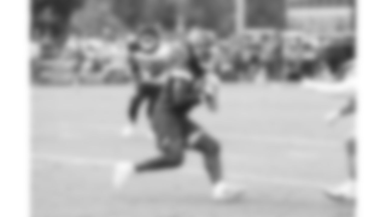 Kansas City Chiefs wide receiver JuJu Smith-Schuster (9) runs with the ball during day 11 of training camp practice on Sunday, August 3, 2025.