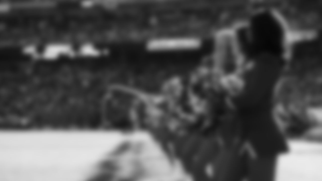 A Kansas City Chiefs Cheerleader before a week 12 NFL football game against the Indianapolis Colts, Sunday, November 23, 2025 in Kansas City, MO.