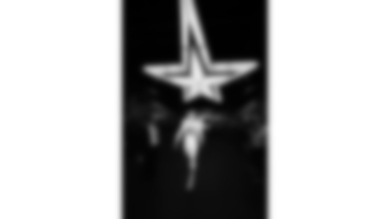 Kansas City Chiefs long snapper James Winchester (41) walks to the field prior to a week 13 NFL Football game against the Dallas Cowboys on Thursday, November 27, 2025 in Dallas, Texas.