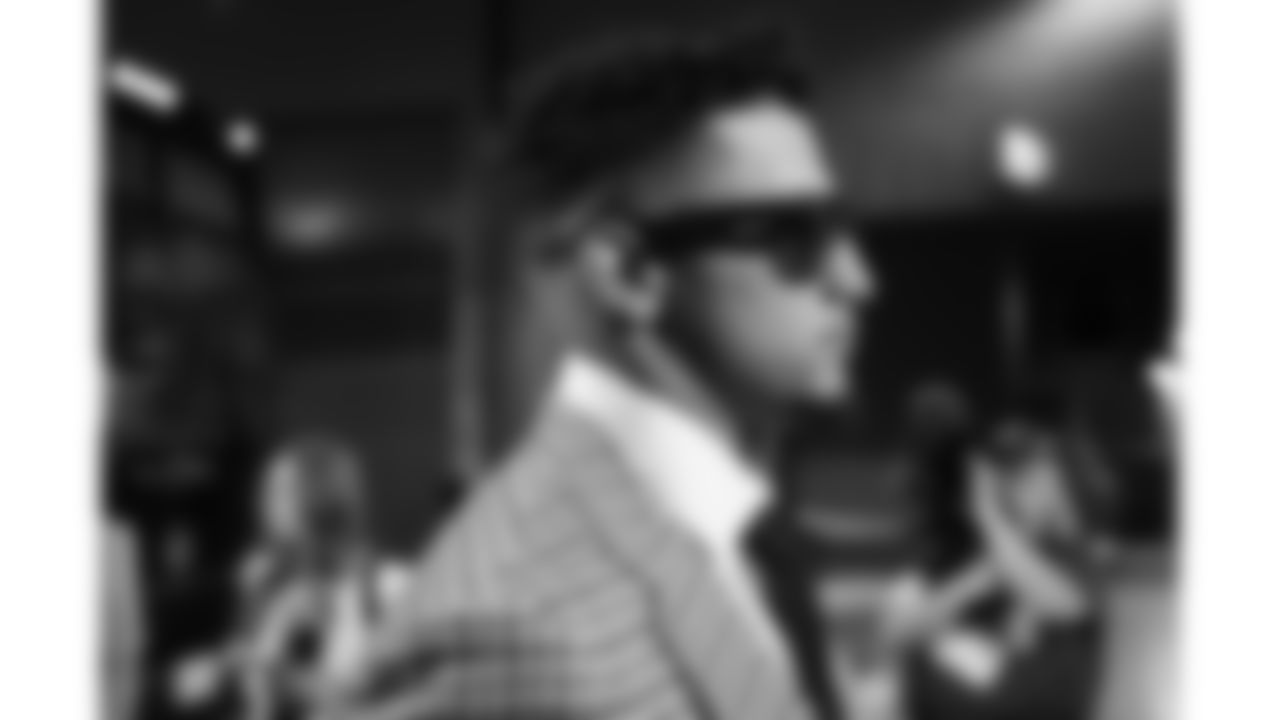 Kansas City Chiefs quarterback Patrick Mahomes (15) arrives prior to a week 13 NFL football game against the Dallas Cowboys on Thursday, November 27, 2025 in Arlington, TX.