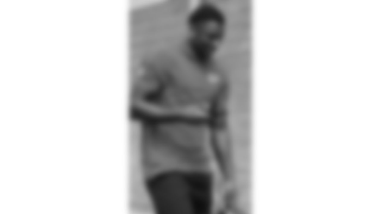 Kansas City Chiefs cornerback Chris Roland-Wallace (30) arrives prior to a week 2 NFL Football game against the Philadelphia Eagles Sunday September 14, 2025.