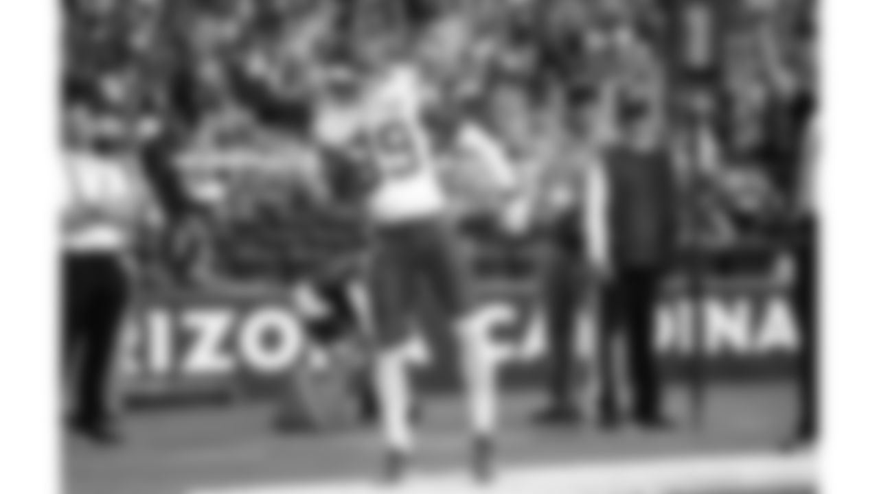 Kansas City Chiefs wide receiver Jason Brownlee (89) celebrates in the end zone after scoring a touchdown during a preseason week 1 NFL football game against the Arizona Cardinals, Saturday, August 9, 2025 in Glendale, AZ.