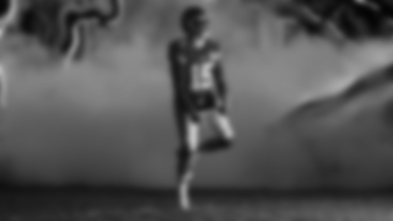 Kansas City Chiefs quarterback Patrick Mahomes (15) runs onto the field prior to an NFL week 14 matchup against the Houston Texans, Sunday December 7, 2025.