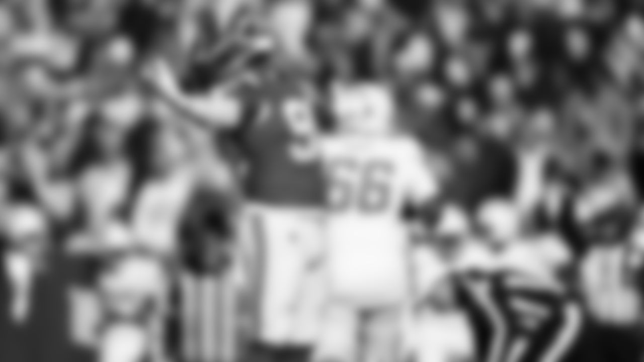 Kansas City Chiefs defensive end Charles Omenihu (90) celebrates during an NFL week 15 matchup against the Los Angeles Chargers, Sunday December 14, 2025.