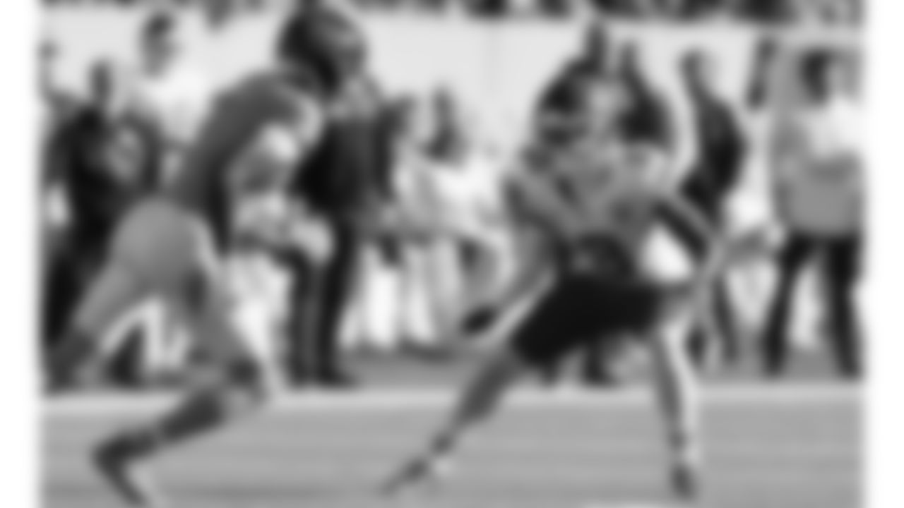 Kansas City Chiefs cornerback Kristian Fulton (8) follows a defender during a week 16 NFL Football game against the Tennessee Titans on Sunday, December 21, 2025 in Nashville, Tennessee.