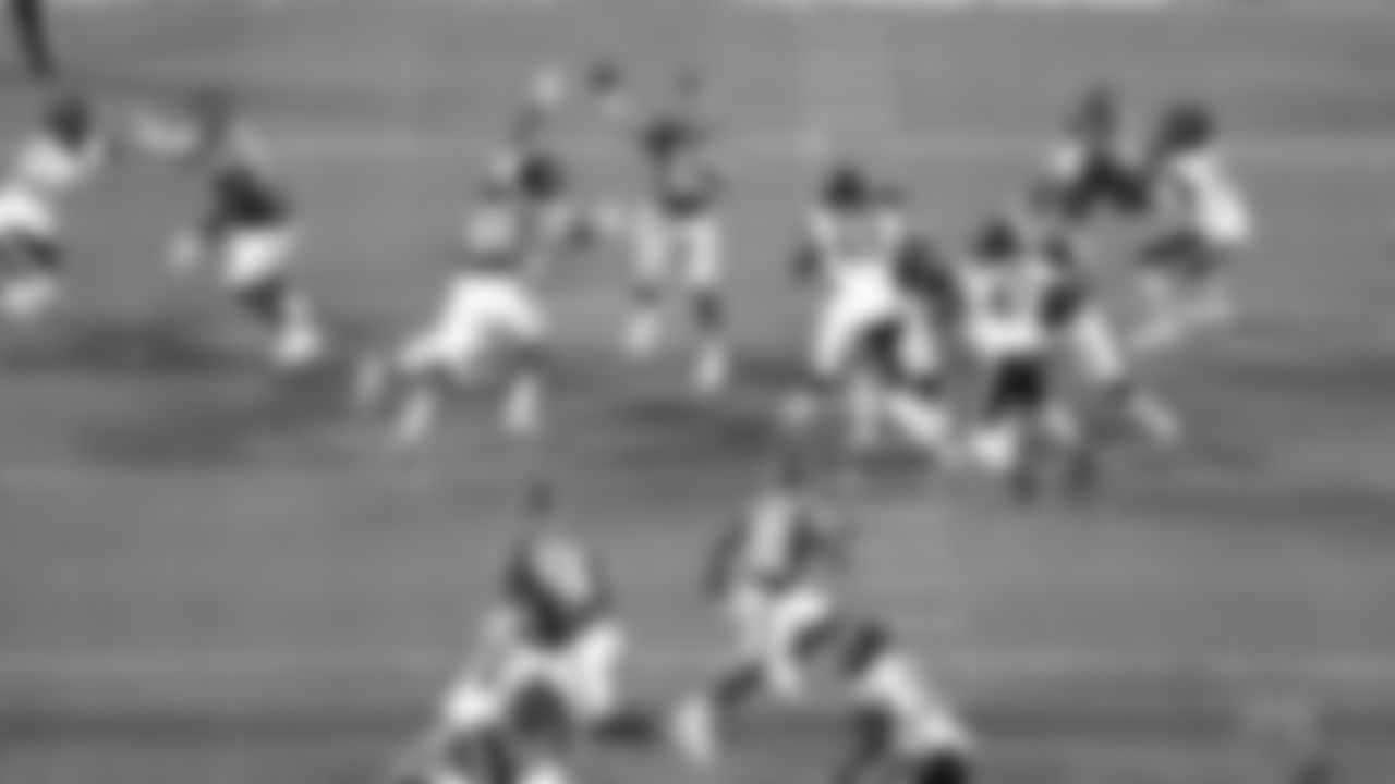 Kansas City Chiefs quarterback Gardner Minshew (17) passes the ball during a preseason week 3 NFL football game against the Chicago Bears, Friday, August 22, 2025 in Kansas City, MO.