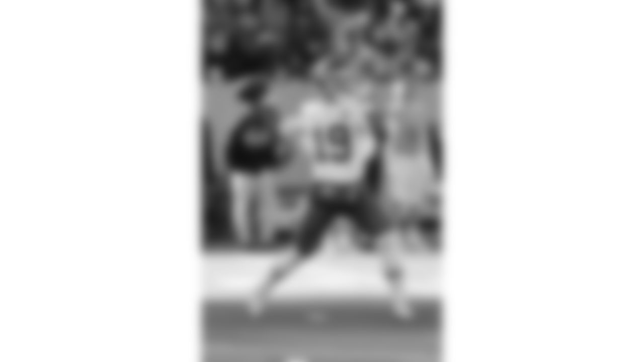 Kansas City Chiefs quarterback Chris Oladokun (19) attempts a pass during a week 16 NFL Football game against the Tennessee Titans on Sunday, December 21, 2025 in Nashville, Tennessee.