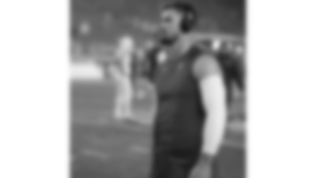 Kansas City Chiefs middle linebacker Drue Tranquill (23) looks on prior to an NFL week 17 matchup against the Denver Broncos, Thursday, December 25, 2025.