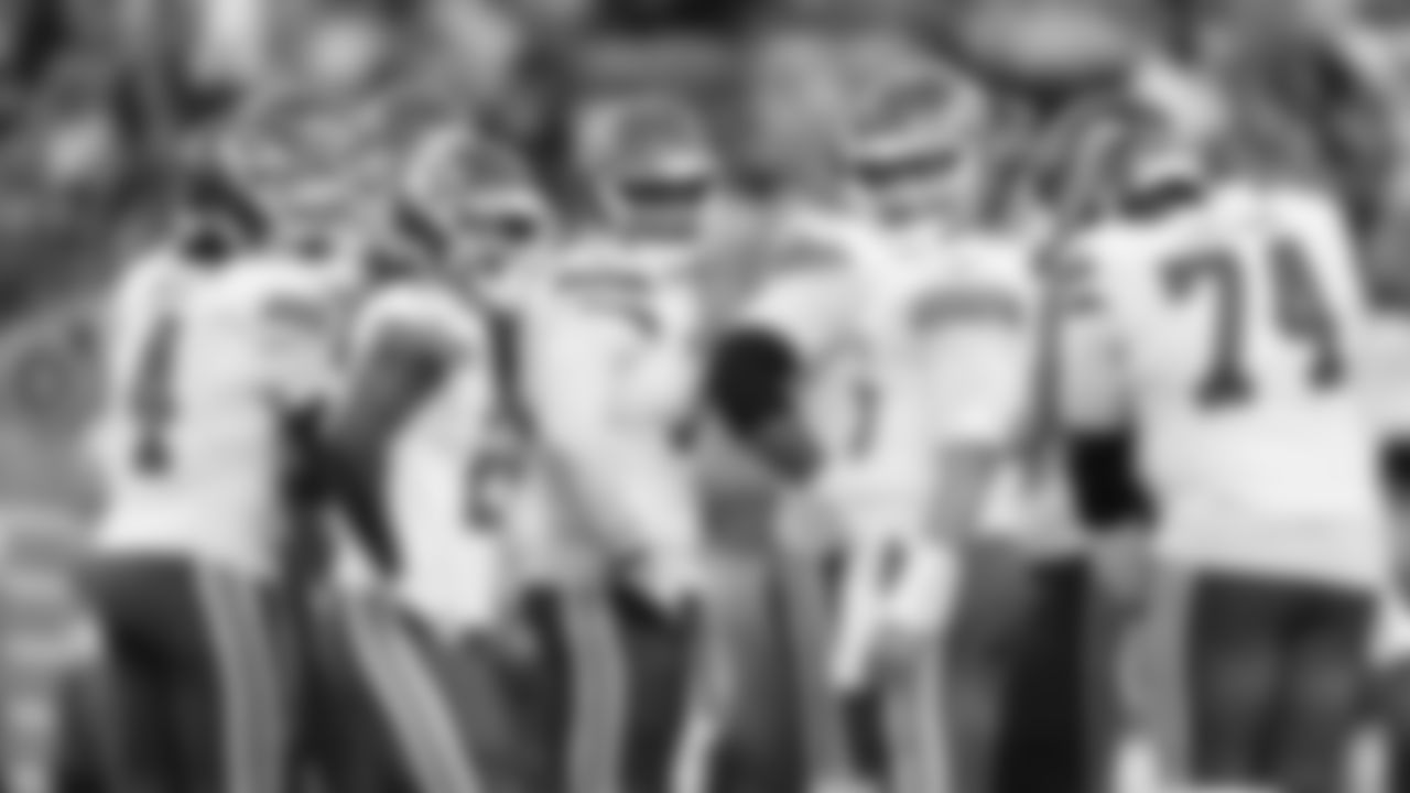 Kansas City Chiefs tackle Josh Simmons (71) in the huddle during a week 11 NFL Football game against the Denver Broncos on Sunday, November 16, 2025 in Denver, Colorado.