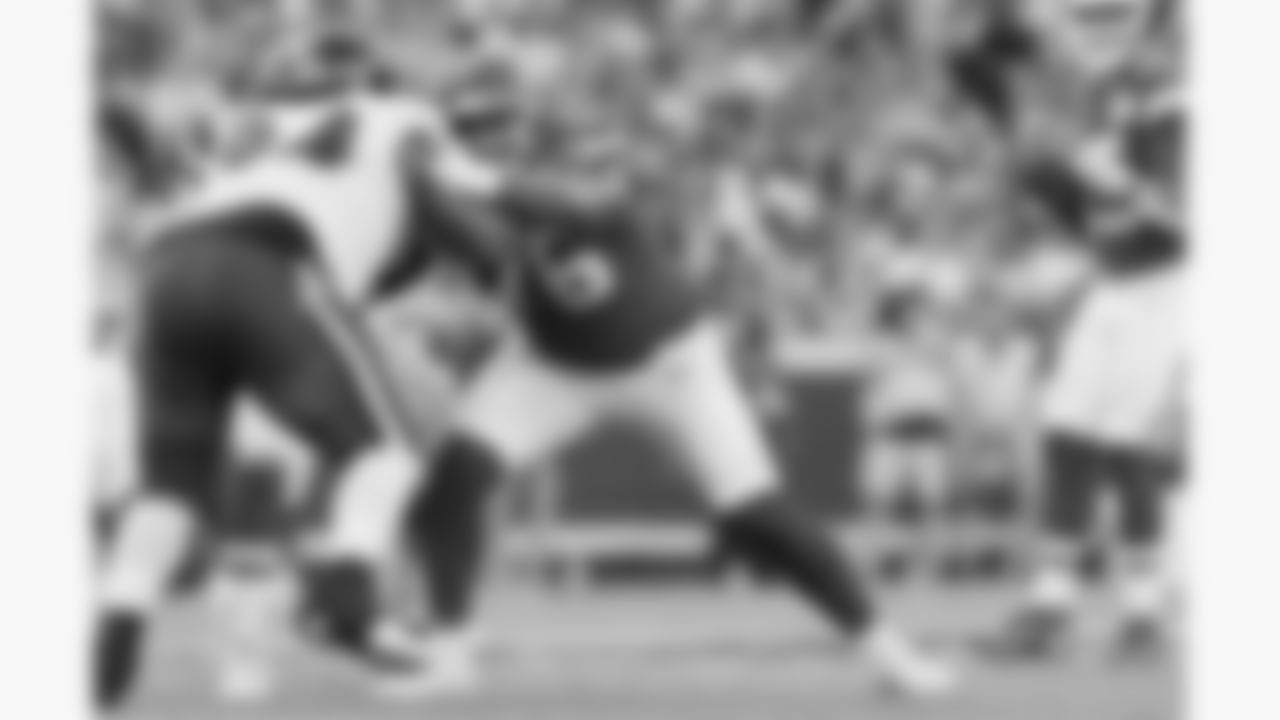 Kansas City Chiefs tackle Kingsley Suamataia (76) blocks Baltimore Ravens defensive tackle John Jenkins (94) during the week 4 NFL football game, Sunday, September 28, 2025 in Kansas City, MO.